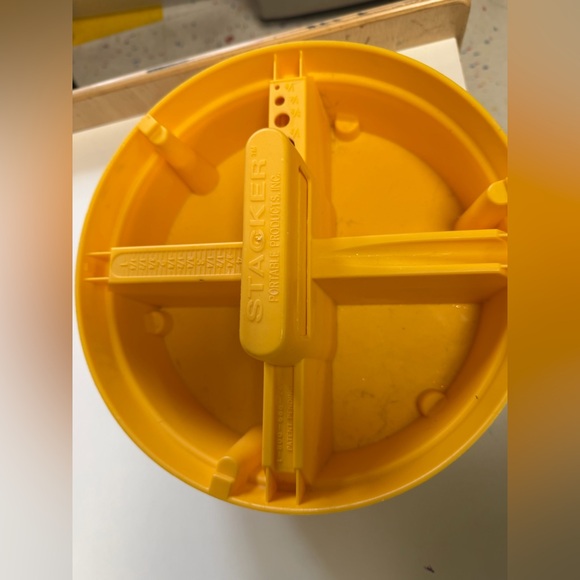 Bucket Boss 15051 4 Compartment 5 Gallon Bucket Stacker Organizer - Quantity 4 - Picture 2 of 3